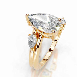 Pear-Embrace Moissanite Solitaire Ring