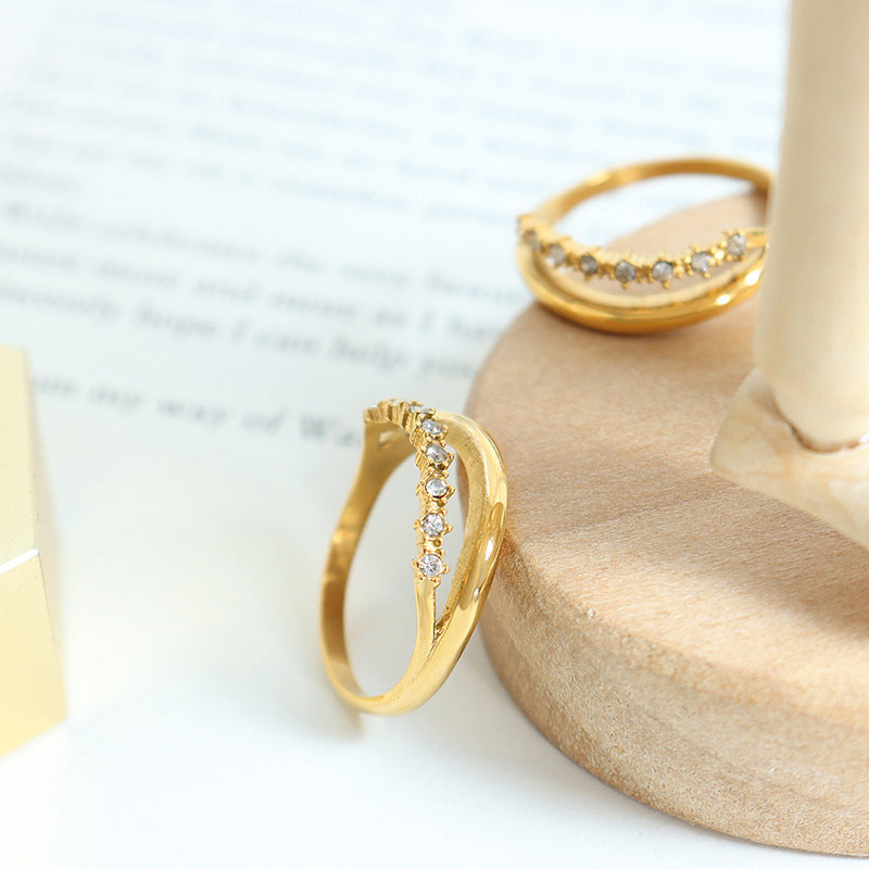 Titanium steel 18K gold plated geometric stripe ring on hand, Close-up of horizontal striped design on gold plated ring, Luxury gift box with 18K gold titanium steel jewelry, Water-resistant gold plated ring with recycled titanium steel,Two-year guarantee hypoallergenic gold tone ring